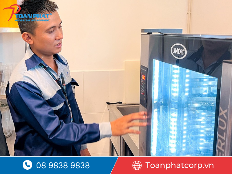 Hướng dẫn cách sử dụng lò nướng bánh mì công nghiệp từ A - Z 1 Kỹ thuật viên Toàn Phát hướng dẫn cách sử dụng lò nướng bánh mì công nghiệp