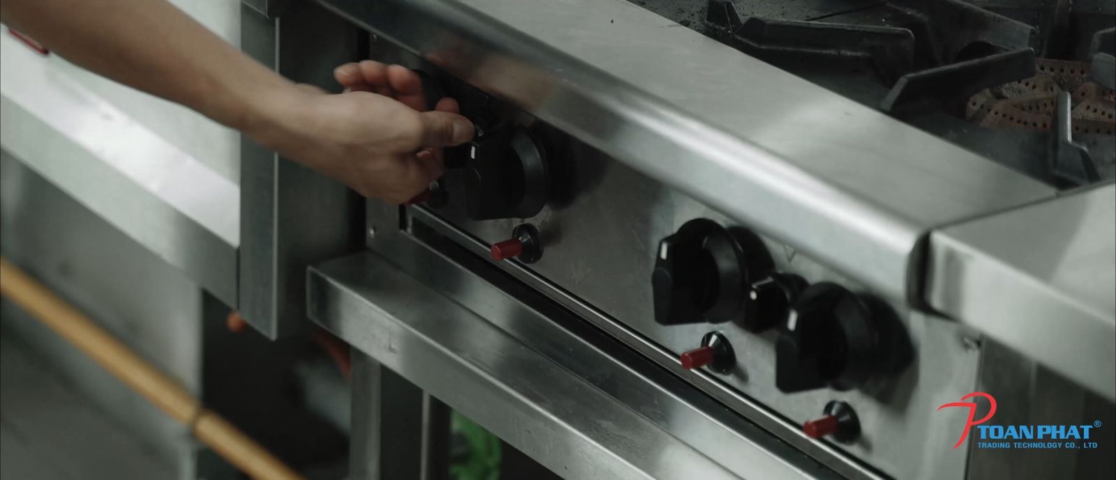 HƯỚNG DẪN SỬ DỤNG VÀ BẢO QUẢN BẾP ÂU 4 HỌNG 1 Hướng dẫn sử dụng và bảo quản bếp âu 4 họng