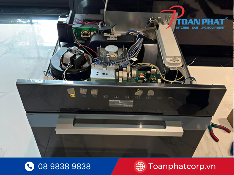 13 lỗi lò hấp nướng đa năng thường gặp và cách xử lý hiệu quả 9 Hỏng mạch điện tử là lỗi thường gặp trong lò hấp đa năng