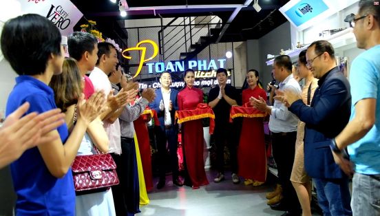 Toàn Phát ra mắt khu bếp, bar mẫu và biểu diễn ẩm thực đầu tiên thu hút khách hàng