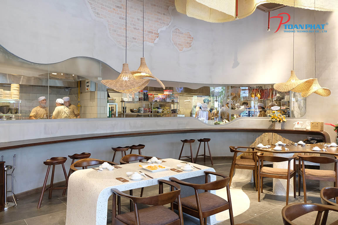 5 ƯU ĐIỂM VÀ NHƯỢC ĐIỂM CỦA BẾP MỞ (SHOW KITCHEN) 1 Bếp mở tại nhà hàng C tao