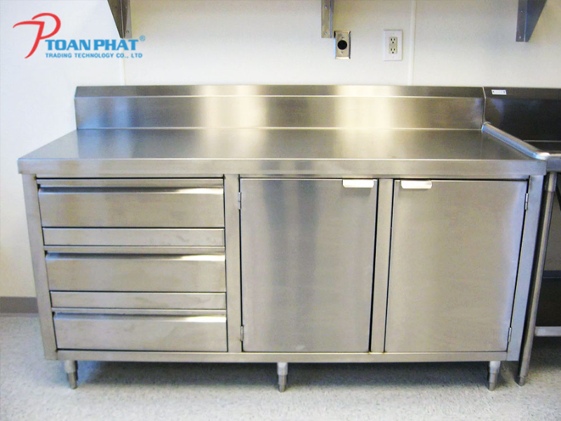 Gia công tủ inox cho bếp công nghiệp theo yêu cầu, giá tốt 1 Tủ inox cho bếp công nghiệp do Toàn Phát gia công