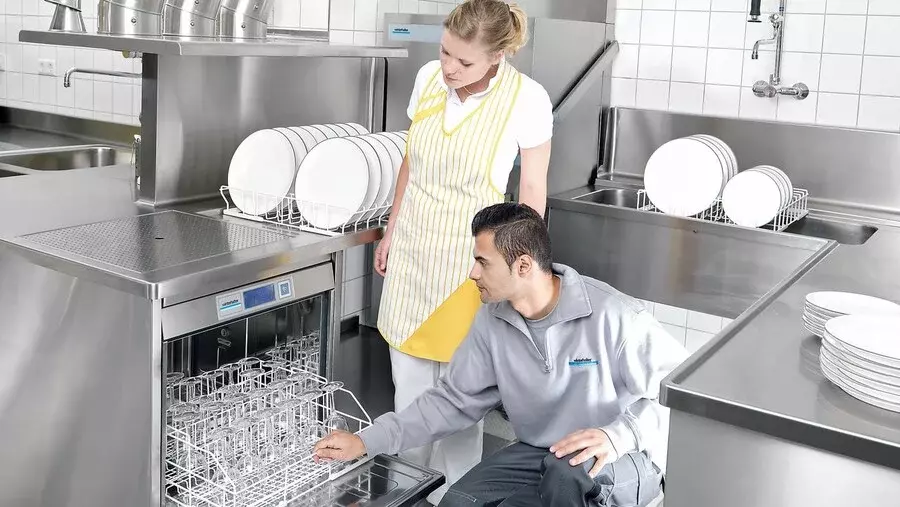 GIẢI PHÁP RỬA CHÉN HIỆU QUẢ CHO NHÀ HÀNG, KHÁCH SẠN 12 Máy rửa chén Winterhalter