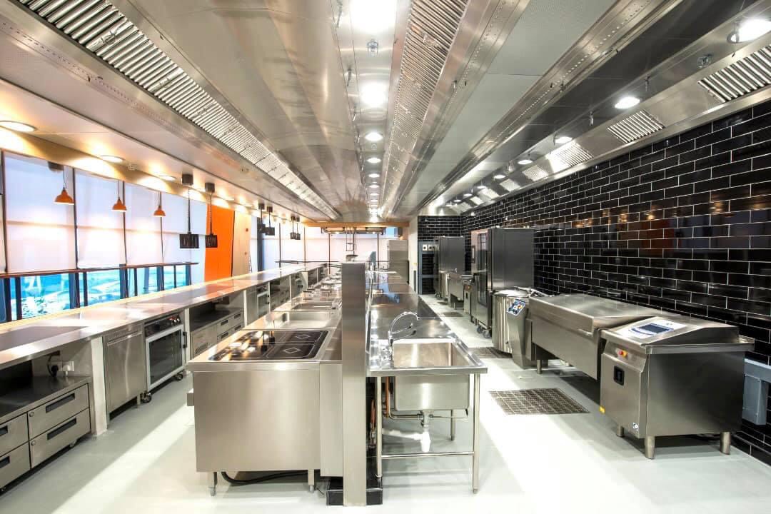 Nhà hàng 4 sao, gala 415 Hoàng Văn Thụ, Tân Bình