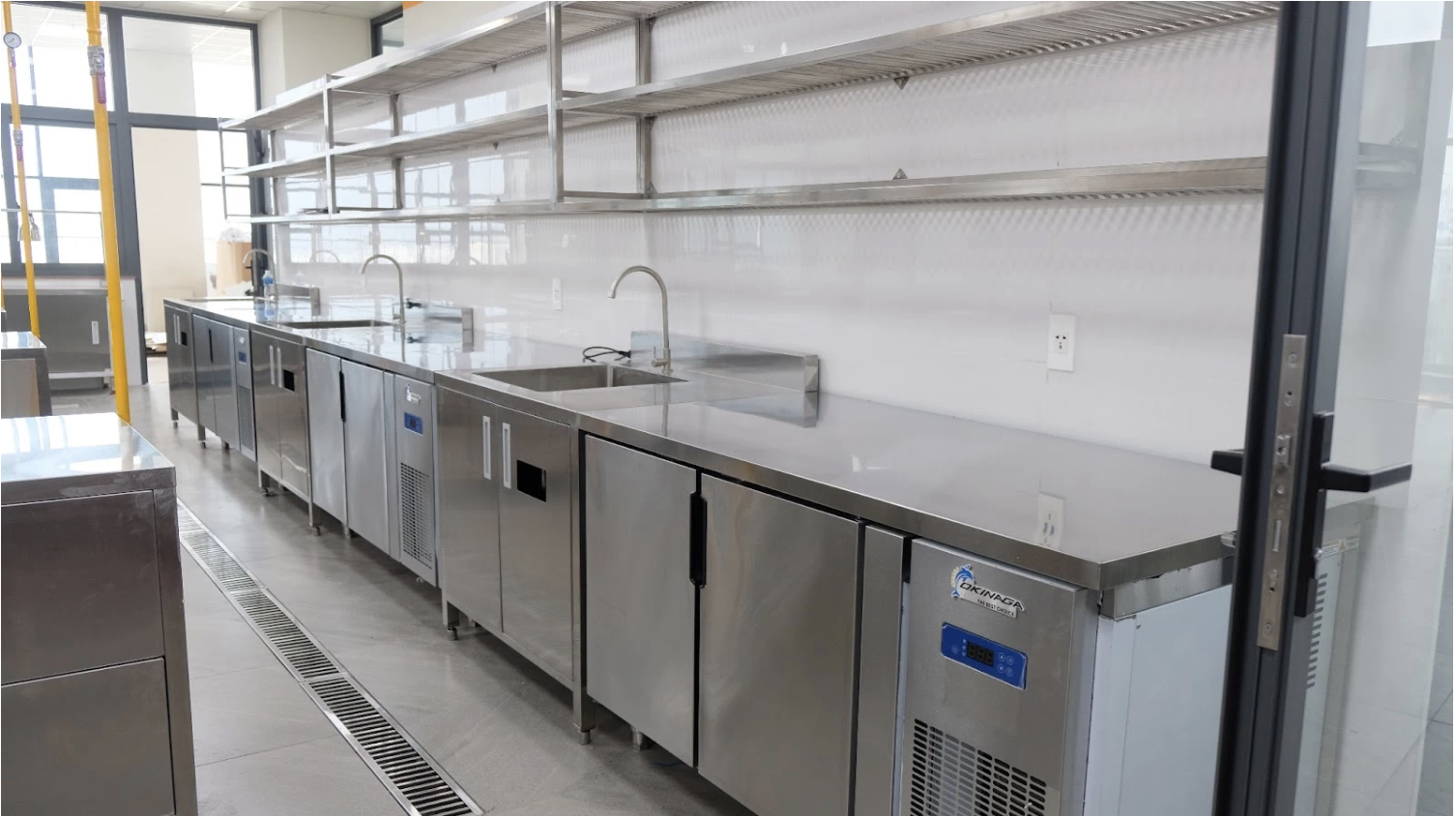 BÀN MÁT CÔNG NGHIỆP CÁNH INOX OKINAGA 1M8 LINE 750 6 vsrRdz9hm1sC3xKGX kcJLz2y9E6vEbRJ0js40mdMxHq2dCitJXBDt vy n3smCkEfORIEB9zVN2G e3VEK7n