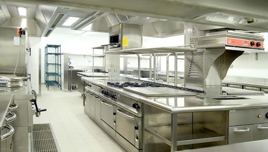 10 QUY TẮC AN TOÀN MÀ BẤT KỲ GIAN BẾP CÔNG NGHIỆP NÀO CŨNG CẦN PHẢI TUÂN THỦ