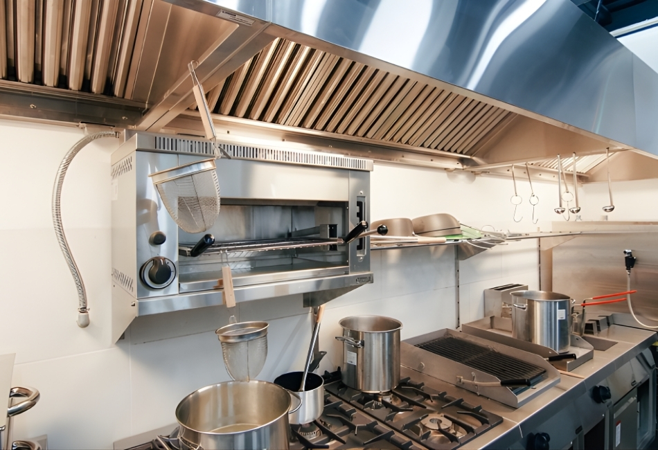 Bếp âu 4 họng mang lại hiệu suất nấu vượt trội, tiết kiệm gas và dễ vệ sinh