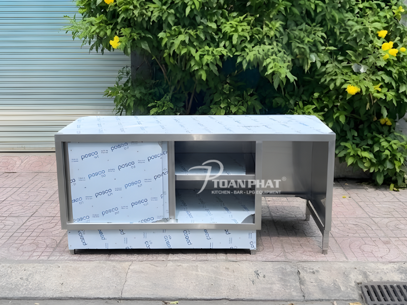 Tổng quan bàn tủ inox cửa lùa được sản xuất trực tiếp xưởng inox Toàn Phát