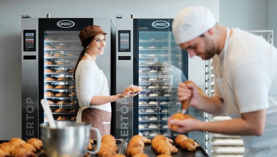 KINH NGHIỆM CHỌN MUA LÒ NƯỚNG ĐỐI LƯU CHO NHÀ HÀNG, BẾP BÁNH, CÀ PHÊ