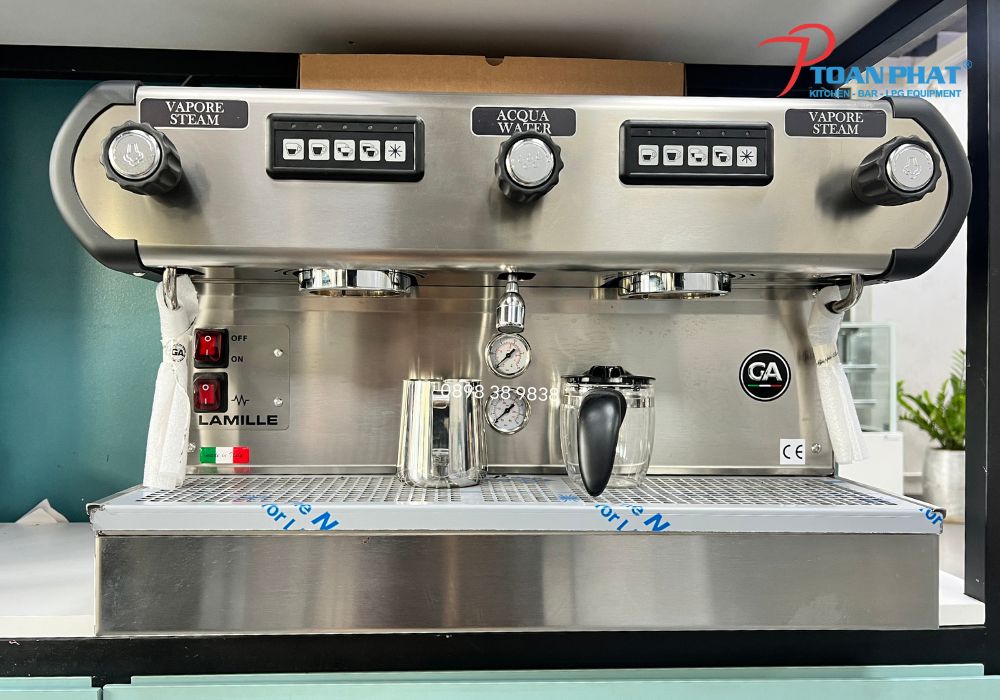 Máy pha cà phê Lamille tại showroom Toàn Phát